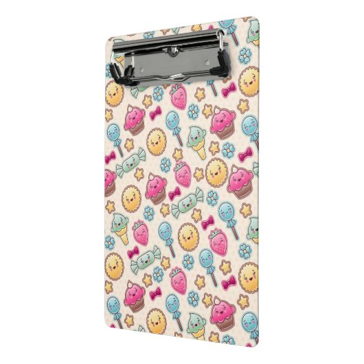 Kawaii-kinderpatroon met schattige doedels mini klembord (Angled2)