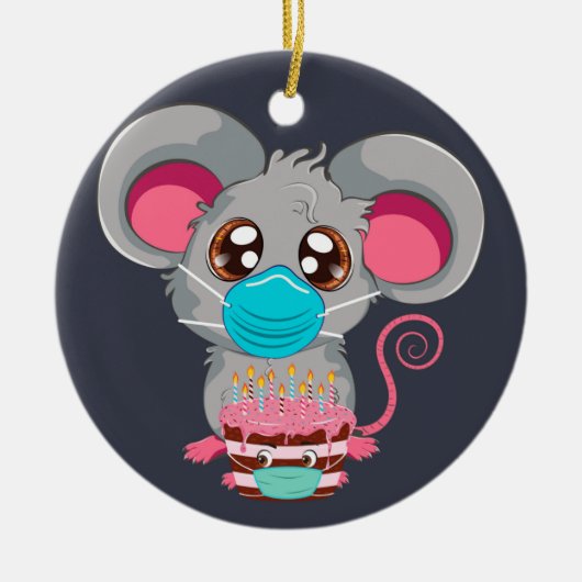 Kawaii-muis in gezichtsmasker met taart keramisch ornament (Voorkant)