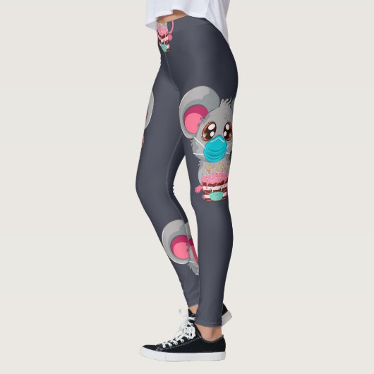 Kawaii-muis in gezichtsmasker met taart leggings (Links)