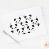 Kawaii Panda-patroon in zwart-wit Ovale Sticker (Envelop)