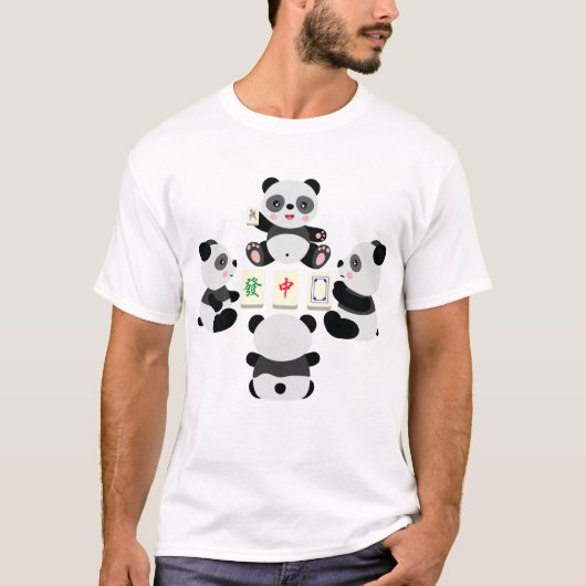 Kawaii Panda Playing Mahjong T-shirt (Voorkant)