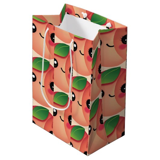 Kawaii Peach Medium Gift Bag Cadeauzakje (Voorkant Gekanteld)