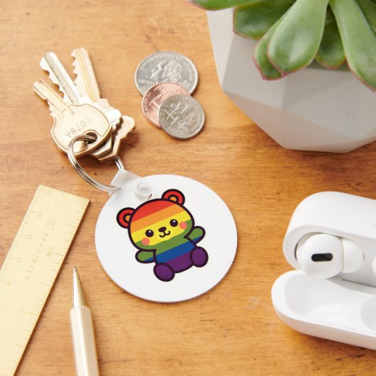 Kawaii Rainbow Teddy – een Schattigee LGBTQ+ Pride Sleutelhanger (Bureau)