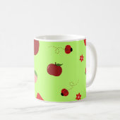 Kawaii Rode Vruchtenpatroon in Lime Groen Koffiemok (Voorkant rechts)