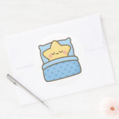 Kawaii ster in bed – Transparante sticker (Envelop)