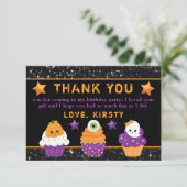 Kawaii verjaardagscupcakes voor Halloween Bedankkaart (Staand voorkant)