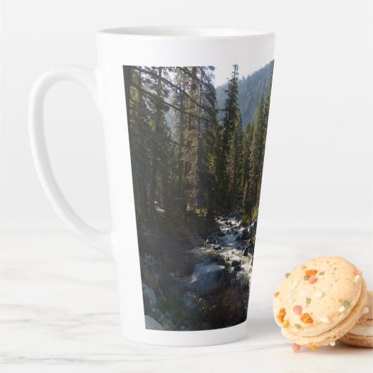 Kaweah rivier in Sequoia National Park Latte Mok (In situ)