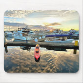 Kayak die over wolken drijft en zonneschijn muismat (Voorkant)