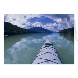 Kayaking aan het eind van het Azure Lake in Wells