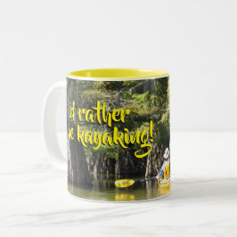 Kayaking between Cypress Trees Tweekleurige Koffiemok