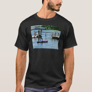 Kayakken in Bristol, RI T-shirt