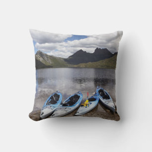 Kayaks, Cradle Mountain en Dove Lake, Cradle Kussen