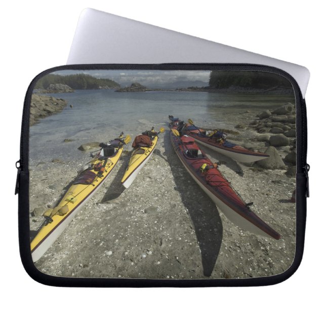 Kayaks op Dicebox Island, Broken Island Group, Laptop Sleeve (Voorkant)
