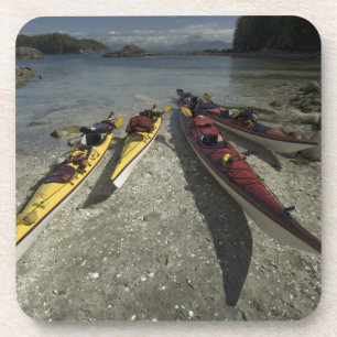 Kayaks op Dicebox Island, Broken Island Group, Onderzetter