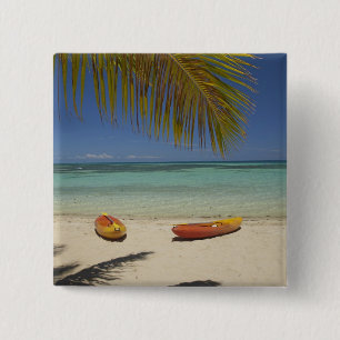 Kayaks op het strand, Plantation Island Resort Vierkante Button 5,1 Cm