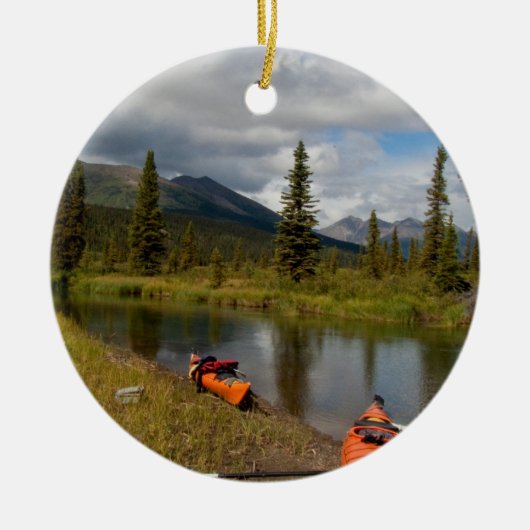 Kayaks op Rest Keramisch Ornament (Voorkant)