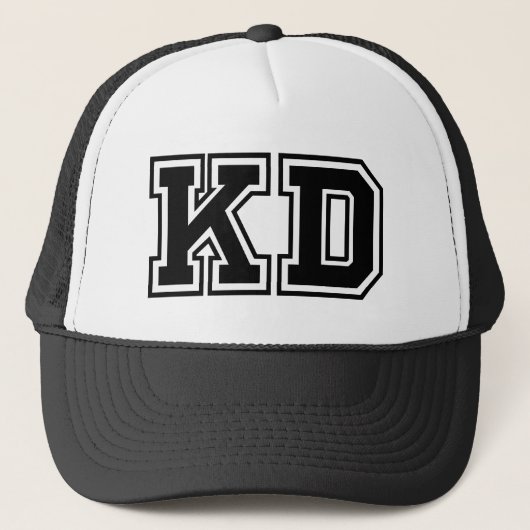 "KD" Monogram Trucker Pet (Voorkant)
