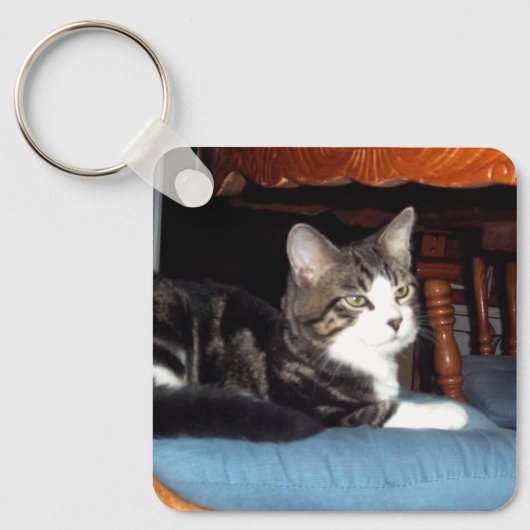 Keeno Regal Pose Sleutelhanger (Voorkant)