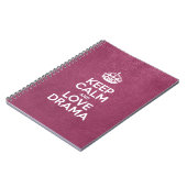 Keep Calm and Love Drama, Roze leder, Typografie Notitieboek (Linkerzijde)