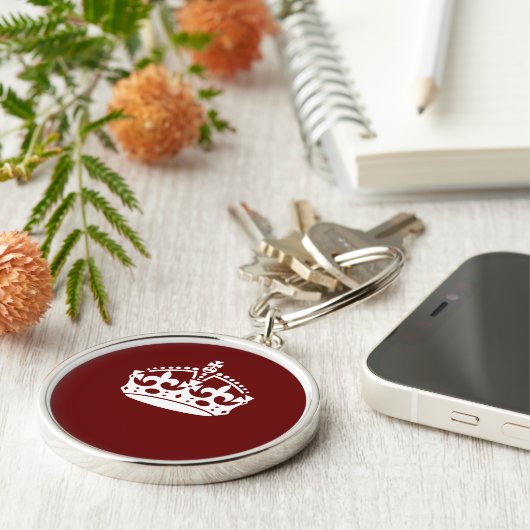Keep Calm Crown Burgundy Red Accent Sleutelhanger (Zijkant)