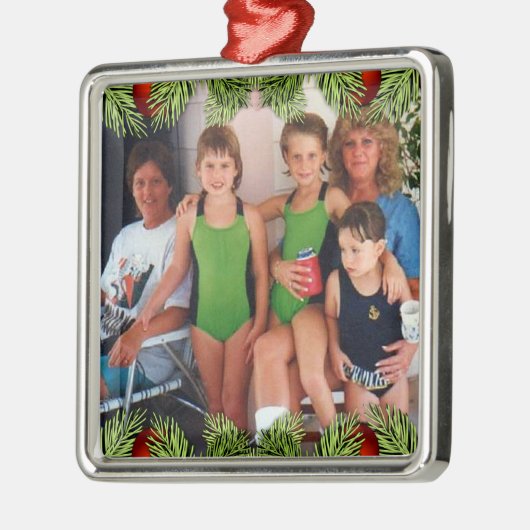 Keepomwille Family met Kerstmis Metalen Ornament (Links)