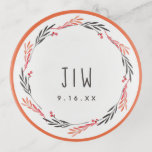 Keepomwille Monogram Initialen Datum bruiloft Sierschaaltjes<br><div class="desc">Gefeliciteerd,  de heer en mevrouw Gepersonaliseerde bruiloft cadeau trinket-laden maken de perfecte trouwringschaal. Stuur me een e-mail naar JMR._Designs@yahoo.com als je hulp nodig hebt of speciale verzoeken hebt.</div>