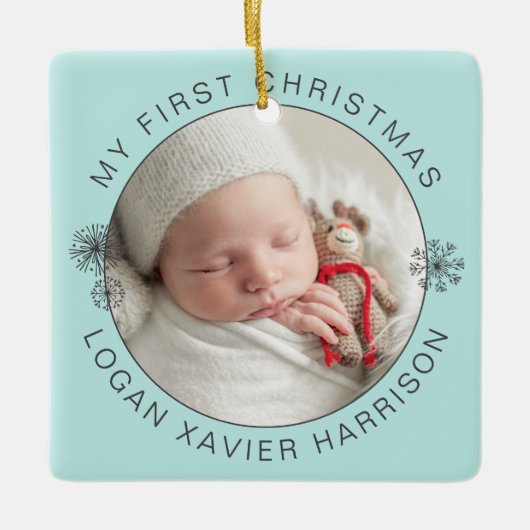 Keepsake Baby's eerste kerstfoto Keramisch Ornament (Voorkant)