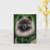 Keeshond Dog in St. Patrick's Day Dress Kaart (Gele Bloem)