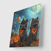 Keeshond Halloween Spooky Vierkante Klok (Hoek)