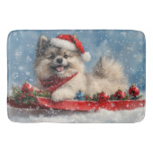 Keeshond Hond in Sledge Laat het Sneeuw Kerstmis Badmat (Voorkant)