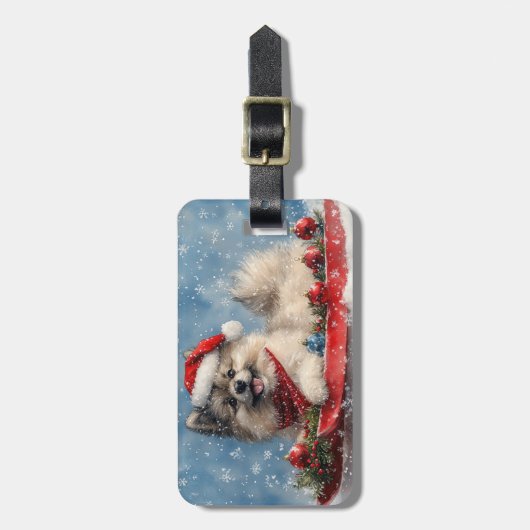 Keeshond Hond in Sledge Laat het Sneeuw Kerstmis Bagagelabel (Voorkant verticaal)