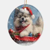 Keeshond Hond in Sledge Laat het Sneeuw Kerstmis Keramisch Ornament (Links)