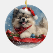 Keeshond Hond in Sledge Laat het Sneeuw Kerstmis Keramisch Ornament (Achterkant)