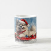 Keeshond Hond in Sledge Laat het Sneeuw Kerstmis Koffiemok (Center)
