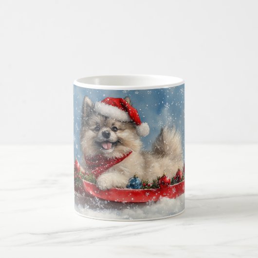 Keeshond Hond in Sledge Laat het Sneeuw Kerstmis Koffiemok (Center)