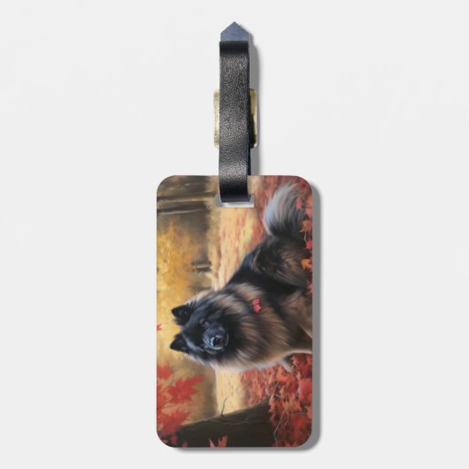 Keeshond in Herfst laat Herfst inspireren Bagagelabel (Achterkant verticaal)
