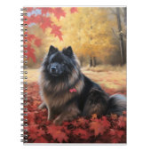 Keeshond in Herfst laat Herfst inspireren Notitieboek (Voorkant)