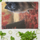 Keeshond in Herfst laat Herfst inspireren Theedoek (Gevouwen)