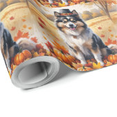 Keeshond in herfstbladeren Thanksgiving Kunst Cadeaupapier (Rol Hoek)