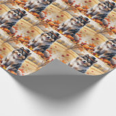 Keeshond in herfstbladeren Thanksgiving Kunst Cadeaupapier (Hoek)