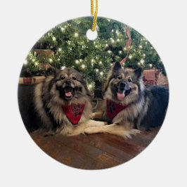Keeshond met kerstboom keramisch ornament