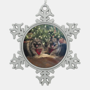 Keeshond met kerstboom tin sneeuwvlok ornament