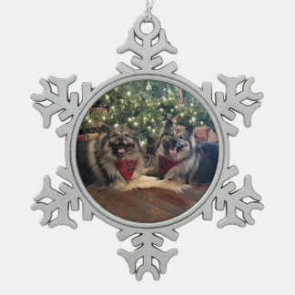 Keeshond met kerstboom tin sneeuwvlok ornament