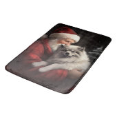 Keeshond met Kerstman Festieve Kerstmis Badmat (Gekanteld)