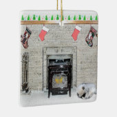 Keeshond met Kerstmis Puppy Dog met Fireplace Pain Keramisch Ornament (Rechts)