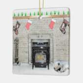 Keeshond met Kerstmis Puppy Dog met Fireplace Pain Keramisch Ornament (Links)