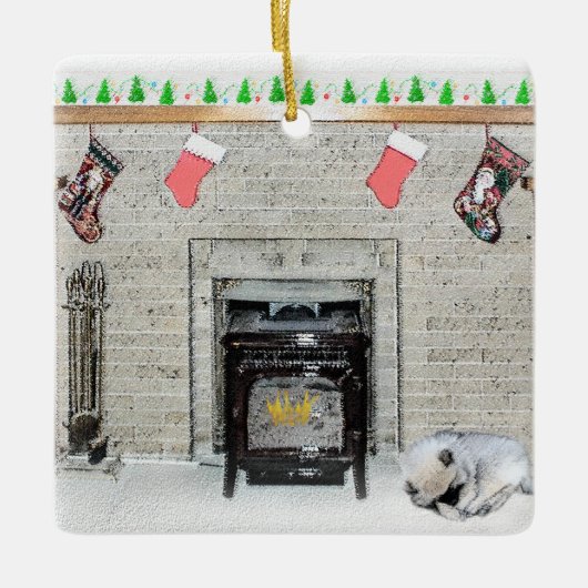 Keeshond met Kerstmis Puppy Dog met Fireplace Pain Keramisch Ornament (Voorkant)