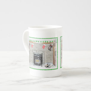 Keeshond met Kerstmis Puppy Dog met Fireplace Pain Porselein Kop