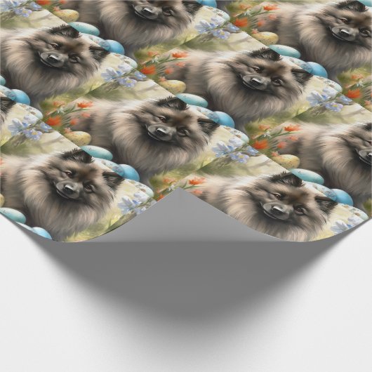 Keeshond met paaseieren cadeaupapier (Hoek)