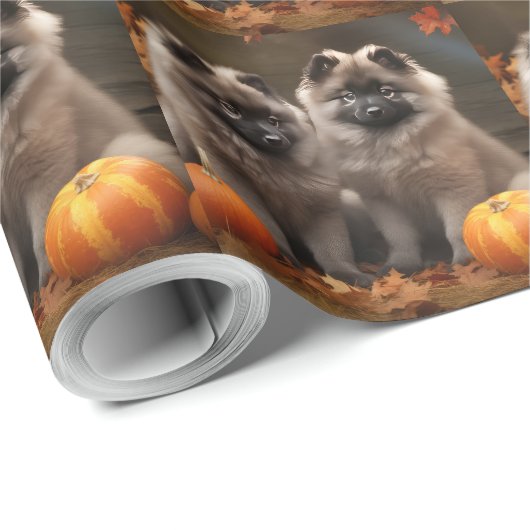 Keeshond Puppy Herfst Delight Pompoen Cadeaupapier (Rol Hoek)